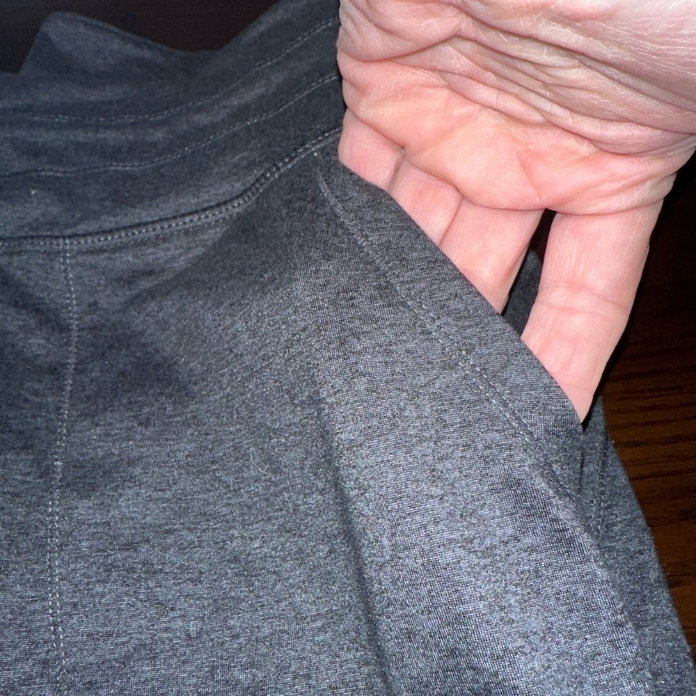 Layer 8 Women’s Small Gray Heather Performance Joggers - Picture 7 of 10